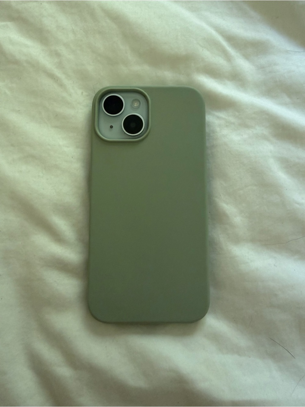 iPhone 15 Soft-Touch Green Silicone Phone Case – Minimal Protection